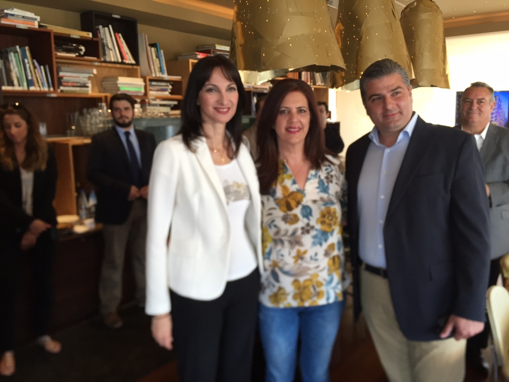 &Tau;&omicron;&nu; &tau;&omicron;&upsilon;&rho;&iota;&sigma;&tau;&iota;&kappa;ό &sigma;&chi;&epsilon;&delta;&iota;&alpha;&sigma;&mu;ό &pi;&alpha;&rho;&omicron;&upsilon;&sigma;ί&alpha;&sigma;&epsilon; &eta; &Epsilon;. &Kappa;&omicron;&upsilon;&nu;&tau;&omicron;&upsilon;&rho;ά