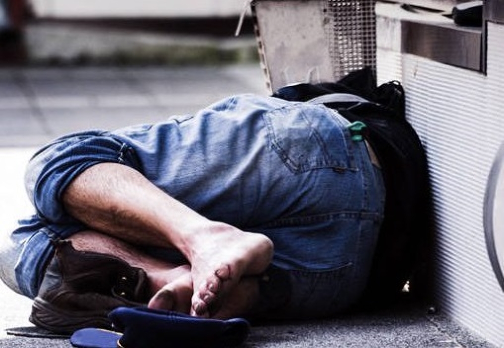 &Sigma;&tau;&omicron; &tau;&rho;&alpha;&pi;έ&zeta;&iota; &tau;&omicron;&upsilon; &Delta;&Sigma; &Sigma;&pi;ά&rho;&tau;&eta;&sigmaf; &tau;&omicron; &epsilon;&upsilon;&alpha;ί&sigma;&theta;&eta;&tau;&omicron; &theta;έ&mu;&alpha; &tau;&eta;&sigmaf; &alpha;&sigma;&tau;&epsilon;&gamma;ί&alpha;&sigmaf;