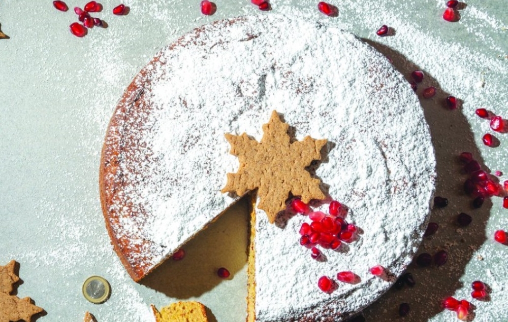 &Kappa;ό&beta;&epsilon;&iota; &tau;&eta;&nu; &pi;ί&tau;&alpha; &tau;&omicron;&upsilon;  &omicron; &Pi;&omicron;&lambda;&iota;&tau;&iota;&sigma;&tau;&iota;&kappa;ό&sigmaf; &Sigma;ύ&lambda;&lambda;&omicron;&gamma;&omicron;&sigmaf; &Kappa;&upsilon;&rho;&iota;ώ&nu; &Sigma;&kappa;ά&lambda;&alpha;&sigmaf;