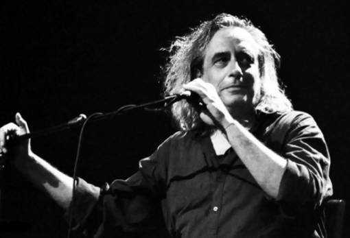 Ο Γιάννης Αγγελάκας και οι «100ο C» στο αμφιθέατρο Ξηροκαμπίου!