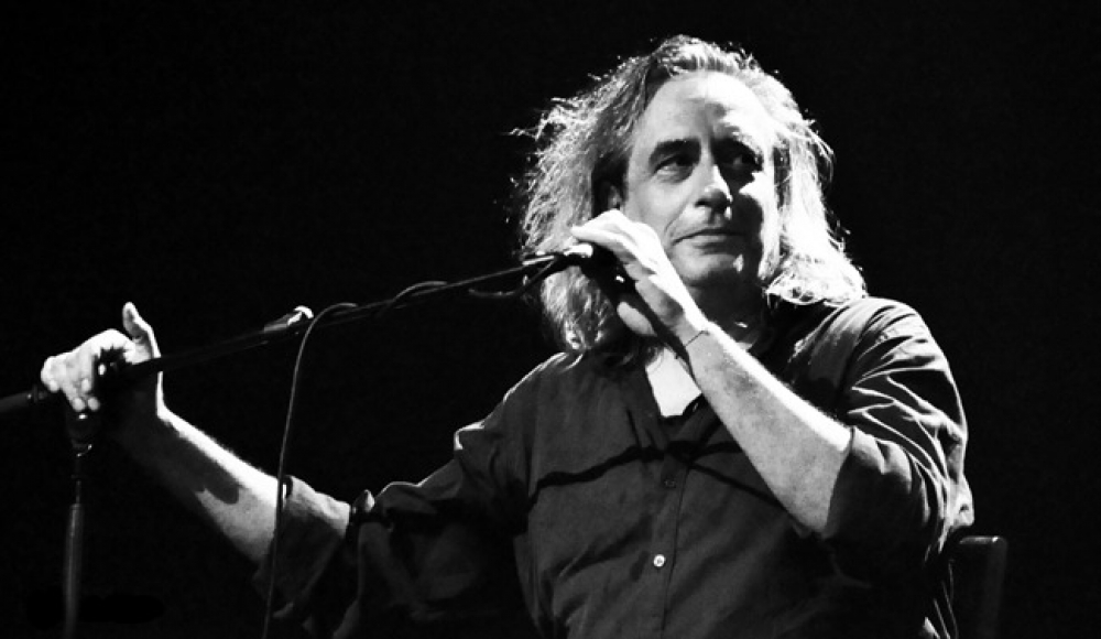 &Omicron; &Gamma;&iota;ά&nu;&nu;&eta;&sigmaf; &Alpha;&gamma;&gamma;&epsilon;&lambda;ά&kappa;&alpha;&sigmaf; &kappa;&alpha;&iota; &omicron;&iota; &laquo;100&omicron; C&raquo; &sigma;&tau;&omicron; &alpha;&mu;&phi;&iota;&theta;έ&alpha;&tau;&rho;&omicron; &Xi;&eta;&rho;&omicron;&kappa;&alpha;&mu;&pi;ί&omicron;&upsilon;!