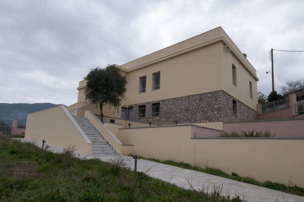 &Kappa;&lambda;&epsilon;&iota;&sigma;&tau;ό &omega;&sigmaf; &tau;&eta;&nu; &Pi;&alpha;&rho;&alpha;&sigma;&kappa;&epsilon;&upsilon;ή &tau;&omicron; &Mu;&omicron;&upsilon;&sigma;&epsilon;ί&omicron; &Nu;&epsilon;ά&pi;&omicron;&lambda;&eta;&sigmaf;