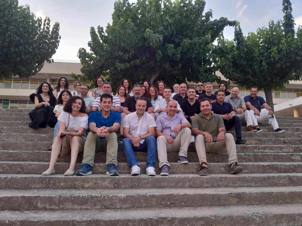 Έ&sigma;&mu;&iota;&xi;&alpha;&nu; &xi;&alpha;&nu;ά &kappa;&alpha;&iota; &laquo;&gamma;ύ&rho;&iota;&sigma;&alpha;&nu;&raquo; &sigma;&tau;&alpha; &pi;&alpha;&lambda;&iota;ά &omicron;&iota; &alpha;&pi;ό&phi;&omicron;&iota;&tau;&omicron;&iota; 1991 &tau;&omicron;&upsilon; 2&omicron;&upsilon; &Lambda;&upsilon;&kappa;&epsilon;ί&omicron;&upsilon; &Sigma;&pi;ά&rho;&tau;&eta;&sigmaf;