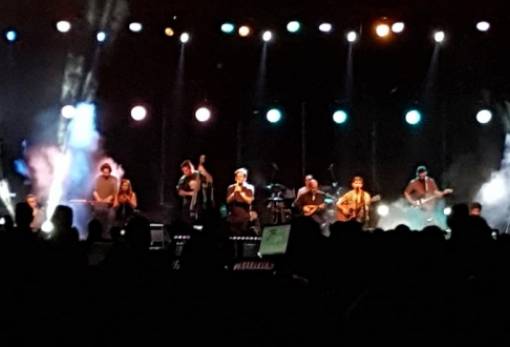 Αποθέωση για Μάλαμα-Παπακωνσταντίνου στη συναυλία τους στη Σκάλα!