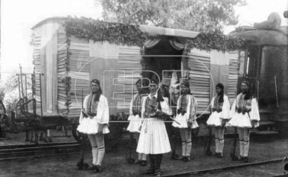 &Pi;&omega;&sigmaf; &sigma;ώ&theta;&eta;&kappa;&epsilon; &tau;&omicron; &beta;&alpha;&gamma;ό&nu;&iota; &pi;&omicron;&upsilon; &mu;&epsilon;&tau;έ&phi;&epsilon;&rho;&epsilon; &tau;&alpha; &omicron;&sigma;&tau;ά &tau;&omicron;&upsilon; &Kappa;&omicron;&lambda;&omicron;&kappa;&omicron;&tau;&rho;ώ&nu;&eta; &sigma;&tau;&eta;&nu; &Tau;&rho;ί&pi;&omicron;&lambda;&eta;