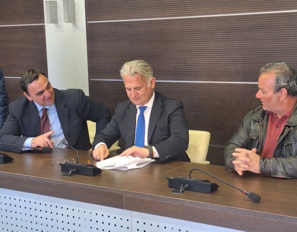 &Alpha;&rho;&delta;&epsilon;&upsilon;&tau;&iota;&kappa;ή &alpha;&nu;ά&sigma;&alpha; &sigma;&tau;&omicron;&nu; &kappa;ά&mu;&pi;&omicron; &tau;&eta;&sigmaf; &Sigma;&pi;ά&rho;&tau;&eta;&sigmaf;