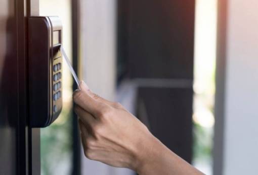 Ψηφιακή κάρτα εργασίας: Παράταση για τουρισμό-εστίαση ζητά το Επιμελητήριο Πελοποννήσου