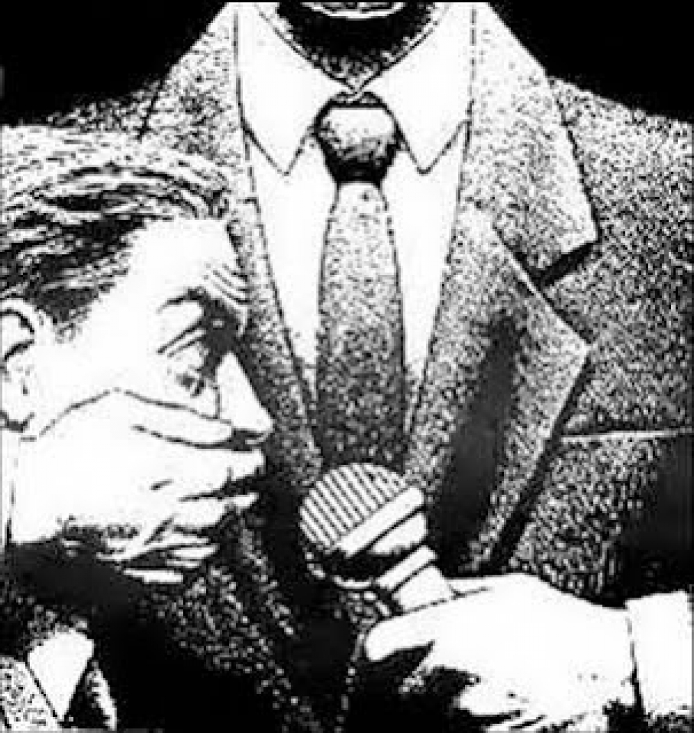 &Epsilon;&iota;&sigmaf; &alpha;&pi;ά&nu;&tau;&eta;&sigma;&iota;&nu; &hellip;