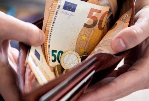 Κεραμέως: Την 1η Απριλίου η νέα αύξηση του κατώτατου μισθού