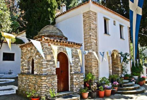 Η γερόντισσα Λαμπρινή και η Παναγία η Κουνίστρα