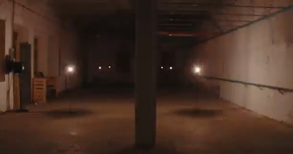 &Tau;&omicron; &phi;&omega;&sigmaf; &epsilon;&nu;&alpha;&lambda;&lambda;ά&chi;&tau;&eta;&kappa;&epsilon; &mu;&epsilon; &tau;&omicron; &sigma;&kappa;&omicron;&tau;ά&delta;&iota; &sigma;&tau;&omicron; &Pi;&alpha;&lambda;&alpha;&iota;ό &Mu;&epsilon;&tau;&alpha;&xi;&omicron;&upsilon;&rho;&gamma;&epsilon;ί&omicron; (VIDEO)