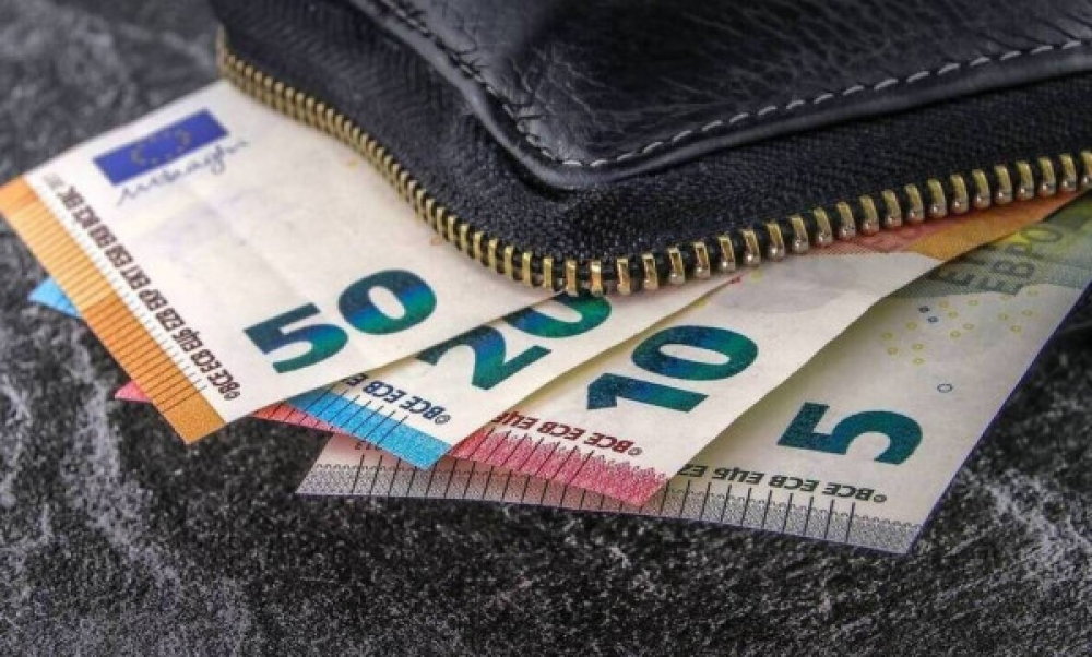 &Pi;&omega;&sigmaf; &alpha;&mu;&epsilon;ί&beta;&epsilon;&tau;&alpha;&iota; &eta; &Kappa;&alpha;&theta;&alpha;&rho;ά &Delta;&epsilon;&upsilon;&tau;έ&rho;&alpha;