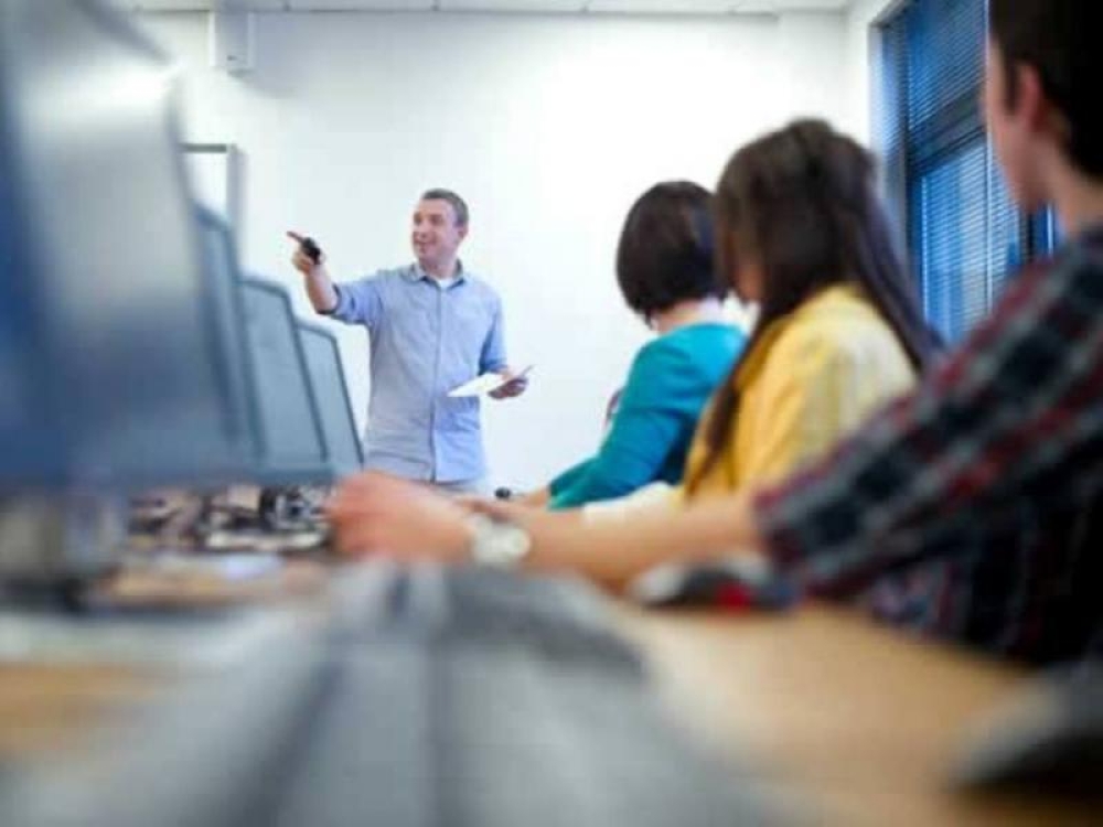 &Delta;&iota;&epsilon;ύ&theta;&upsilon;&nu;&sigma;&eta; &Epsilon;&kappa;&pi;&alpha;ί&delta;&epsilon;&upsilon;&sigma;&eta;&sigmaf; &Pi;&epsilon;&lambda;&omicron;&pi;&omicron;&nu;&nu;ή&sigma;&omicron;&upsilon;: &Epsilon;&kappa;&pi;&nu;έ&epsilon;&iota; &eta; &delta;&iota;&omicron;&rho;ί&alpha; &gamma;&iota;&alpha; &pi;&rho;&omicron;&sigma;&phi;&omicron;&rho;ά &theta;έ&sigma;&epsilon;&omega;&nu; &Mu;&alpha;&theta;&eta;&tau;&epsilon;ί&alpha;&sigmaf; &alpha;&pi;ό &iota;&delta;&iota;ώ&tau;&epsilon;&sigmaf;