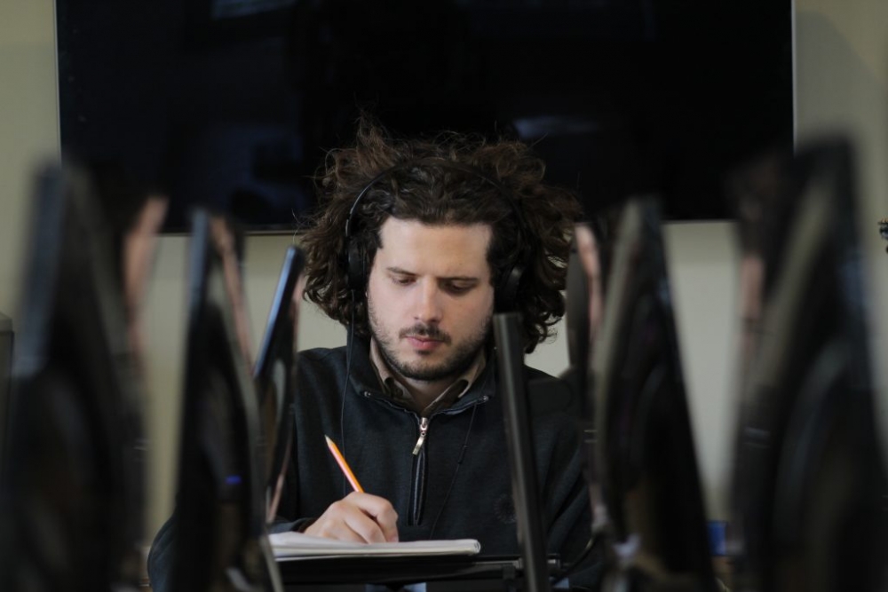 &Sigma;&upsilon;&nu;&alpha;&upsilon;&lambda;ί&alpha; &phi;&lambda;ά&omicron;&upsilon;&tau;&omicron;&upsilon; &mu;&epsilon; &rho;ά&mu;&phi;&omicron;&sigmaf;