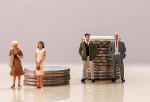 Πού αναμένεται να κυμανθεί ο κατώτατος μισθός το 2025