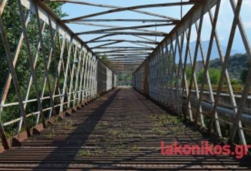 Δημοπρατείται το έργο βαφής της γέφυρας του Ευρώτα στη Σπάρτη