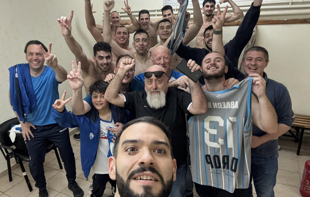 &Alpha;1&rsquo; &Epsilon;&Kappa;&Alpha;&Sigma;&Kappa;&Epsilon;&Nu;&Omicron;&Pi;: &Pi;&alpha;&nu;&eta;&gamma;ύ&rho;&iota;&sigma;&alpha;&nu; &tau;&eta; &sigma;&omega;&tau;&eta;&rho;ί&alpha; &tau;&omicron;&upsilon;&sigmaf; &Sigma;&pi;&alpha;&rho;&tau;&iota;&alpha;&tau;&iota;&kappa;ό&sigmaf; &kappa;&alpha;&iota; &Alpha;&theta;&lambda;έ&omega;&nu;