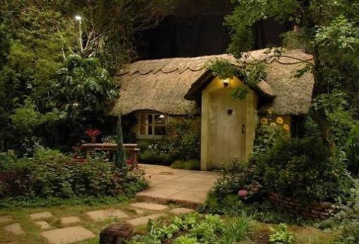 Τα λυκοκάντζαρα κι η μαμή