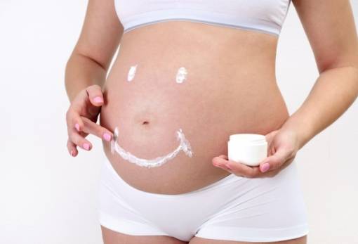 Ραγάδες και εγκυμοσύνη: Μυστικά για τη σωστή πρόληψη