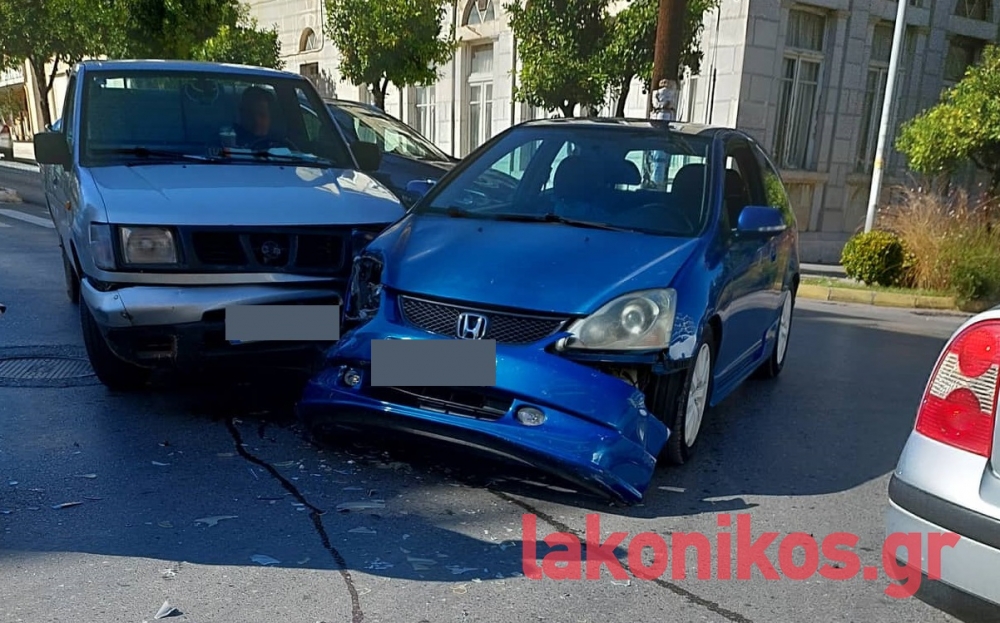 &Tau;&rho;&alpha;&kappa;ά&rho;&iota;&sigma;&mu;&alpha; &mu;&epsilon; &upsilon;&lambda;&iota;&kappa;έ&sigmaf; &zeta;&eta;&mu;&iota;έ&sigmaf; &sigma;&tau;&eta; &Sigma;&pi;ά&rho;&tau;&eta; (&Phi;&Omega;&Tau;&Omicron;)