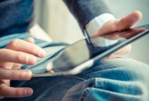 Γιατί η υπερέκθεση στις οθόνες είναι επιβλαβής