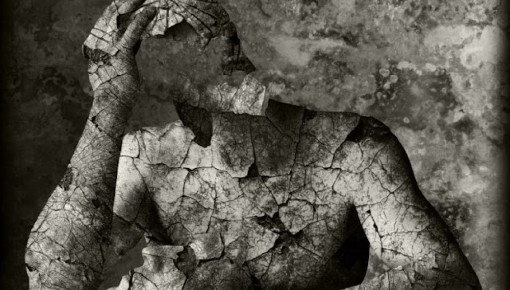 &Epsilon;&upsilon;&rho;&omega;&epsilon;&kappa;&lambda;&omicron;&gamma;έ&sigmaf;. &Sigma;&tau;&eta; &chi;ώ&rho;&alpha; ό&pi;&omicron;&upsilon; &alpha;&nu;&theta;&epsilon;ί &eta; &phi;&alpha;&iota;&delta;&rho;ά &pi;&omicron;&rho;&tau;&omicron;&kappa;&alpha;&lambda;έ&alpha;