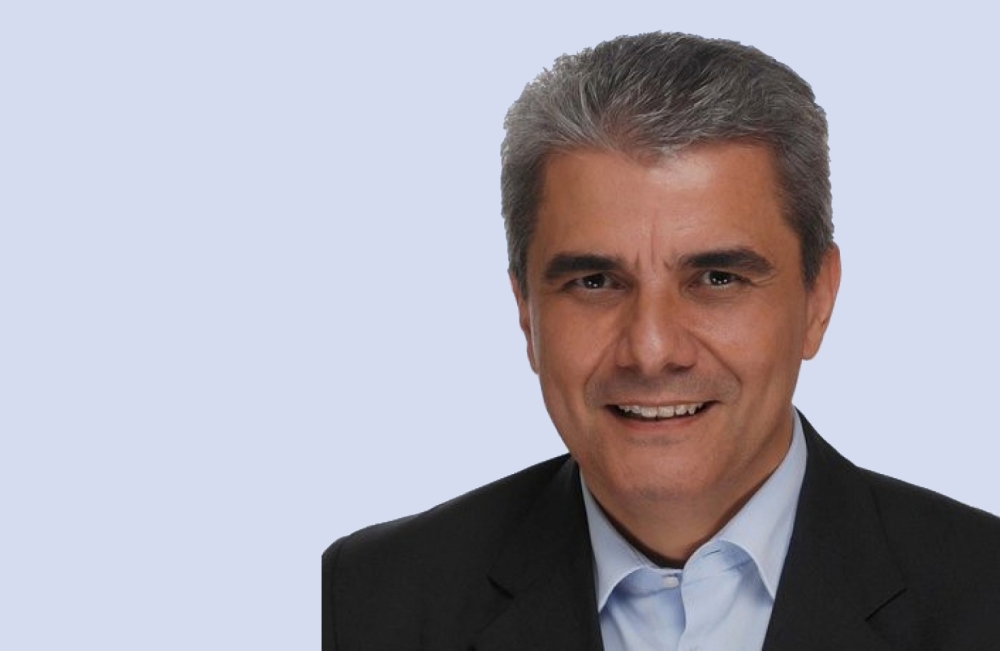 Έ&nu;&alpha;&sigmaf; έ&phi;&upsilon;&gamma;&epsilon;, έ&nu;&alpha;&sigmaf; ά&lambda;&lambda;&omicron;&sigmaf; ή&rho;&theta;&epsilon;: &Epsilon;&iota;&delta;&iota;&kappa;ό&sigmaf; &sigma;ύ&mu;&beta;&omicron;&upsilon;&lambda;&omicron;&sigmaf; &delta;&eta;&mu;ά&rho;&chi;&omicron;&upsilon; &Sigma;&pi;ά&rho;&tau;&eta;&sigmaf; &omicron; &Chi;&rho;ή&sigma;&tau;&omicron;&sigmaf; &Mu;&alpha;&kappa;&rho;ή&sigmaf;