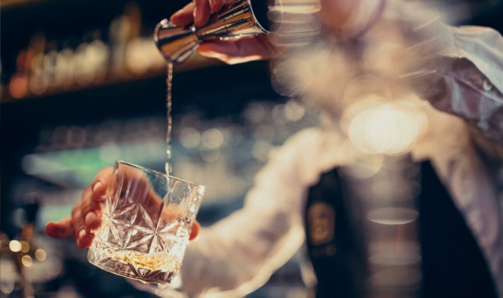 &Sigma;&pi;ά&rho;&tau;&eta;: &Mu;&epsilon;&tau;ά &tau;&eta;&nu; &pi;&alpha;&rho;έ&lambda;&alpha;&sigma;&eta; &sigma;έ&rho;&beta;&iota;&rho;&epsilon; &beta;ό&tau;&kappa;&epsilon;&sigmaf; &sigma;&epsilon; &alpha;&nu;ή&lambda;&iota;&kappa;&omicron;&upsilon;&sigmaf; &kappa;&alpha;&iota; &sigma;&upsilon;&nu;&epsilon;&lambda;ή&phi;&theta;&eta;