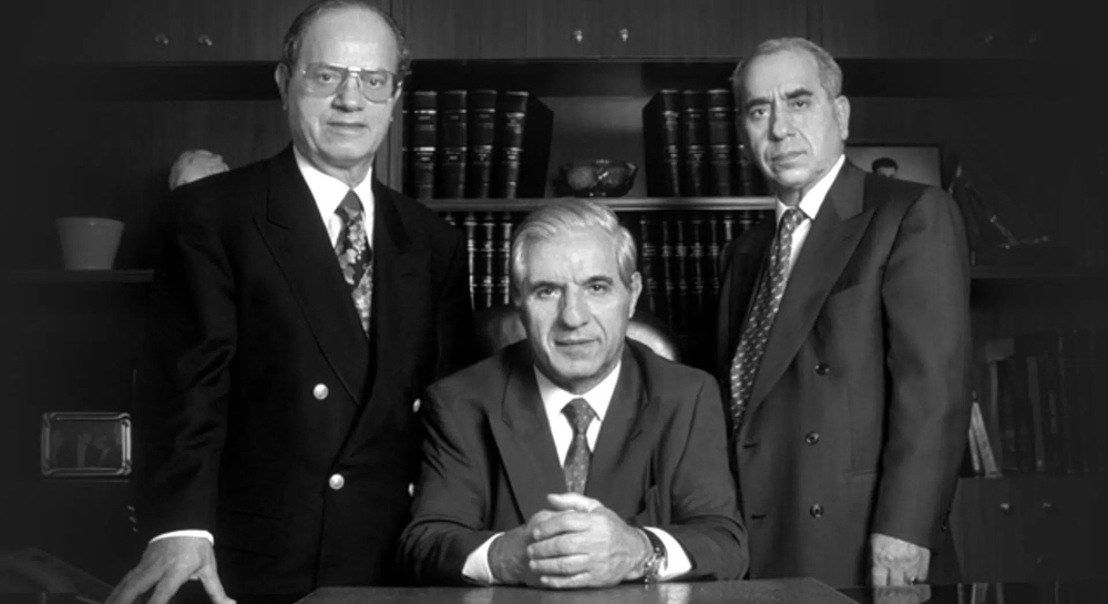 &Alpha;&lambda;&eta;&sigma;&mu;ό&nu;&eta;&tau;&omicron;&iota; &omicron;&iota; &alpha;&delta;&epsilon;&lambda;&phi;&omicron;ί &Gamma;&iota;&alpha;&nu;&nu;&alpha;&kappa;ό&pi;&omicron;&upsilon;&lambda;&omicron;&iota; &sigma;&tau;&eta; &Sigma;&epsilon;&lambda;&lambda;&alpha;&sigma;ί&alpha;