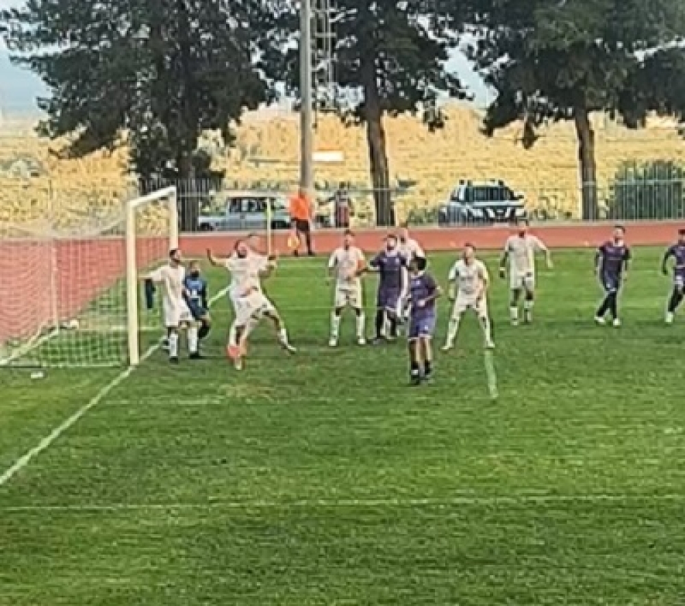 &Alpha;&rsquo; &Kappa;&alpha;&tau;&eta;&gamma;&omicron;&rho;ί&alpha; &Lambda;&alpha;&kappa;&omega;&nu;ί&alpha;&sigmaf;: &laquo;&Chi;έ&rho;&iota;-&chi;έ&rho;&iota;&raquo; &sigma;&tau;&eta;&nu; &kappa;&omicron;&rho;&upsilon;&phi;ή &Mu;&omicron;&lambda;&alpha;ϊ&kappa;ό&sigmaf; &kappa;&alpha;&iota; Ά&rho;&eta;&sigmaf; &Sigma;&kappa;ά&lambda;&alpha;&sigmaf;