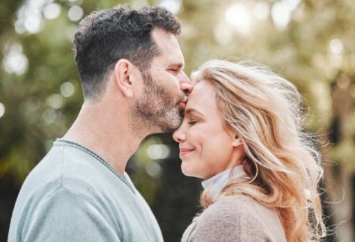 Φιλί: Προσθέτει χρόνια στη ζωή μας, σύμφωνα με έρευνα