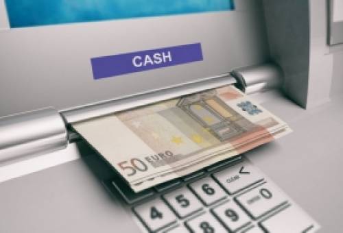 Πράξη ηθικής και ακεραιότητας στη Σπάρτη: Παρέδωσε σημαντικό ποσό που ξεχάστηκε σε ATM