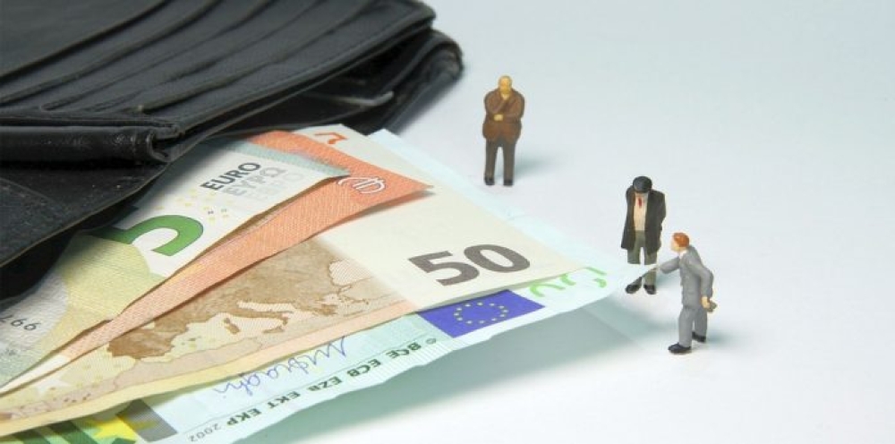 &Epsilon;&lambda;&epsilon;ύ&theta;&epsilon;&rho;&omicron;&iota; &epsilon;&pi;&alpha;&gamma;&gamma;&epsilon;&lambda;&mu;&alpha;&tau;ί&epsilon;&sigmaf;: &Mu;έ&chi;&rho;&iota; &tau;&omicron; &tau;έ&lambda;&omicron;&sigmaf; &tau;&omicron;&upsilon; &mu;ή&nu;&alpha; &eta; &pi;&rho;&omicron;&theta;&epsilon;&sigma;&mu;ί&alpha; &pi;&omicron;&upsilon; &theta;&alpha; &kappa;&rho;ί&nu;&epsilon;&iota; &tau;&iota; &sigma;ύ&nu;&tau;&alpha;&xi;&eta; &theta;&alpha; &pi;ά&rho;&omicron;&upsilon;&nu;