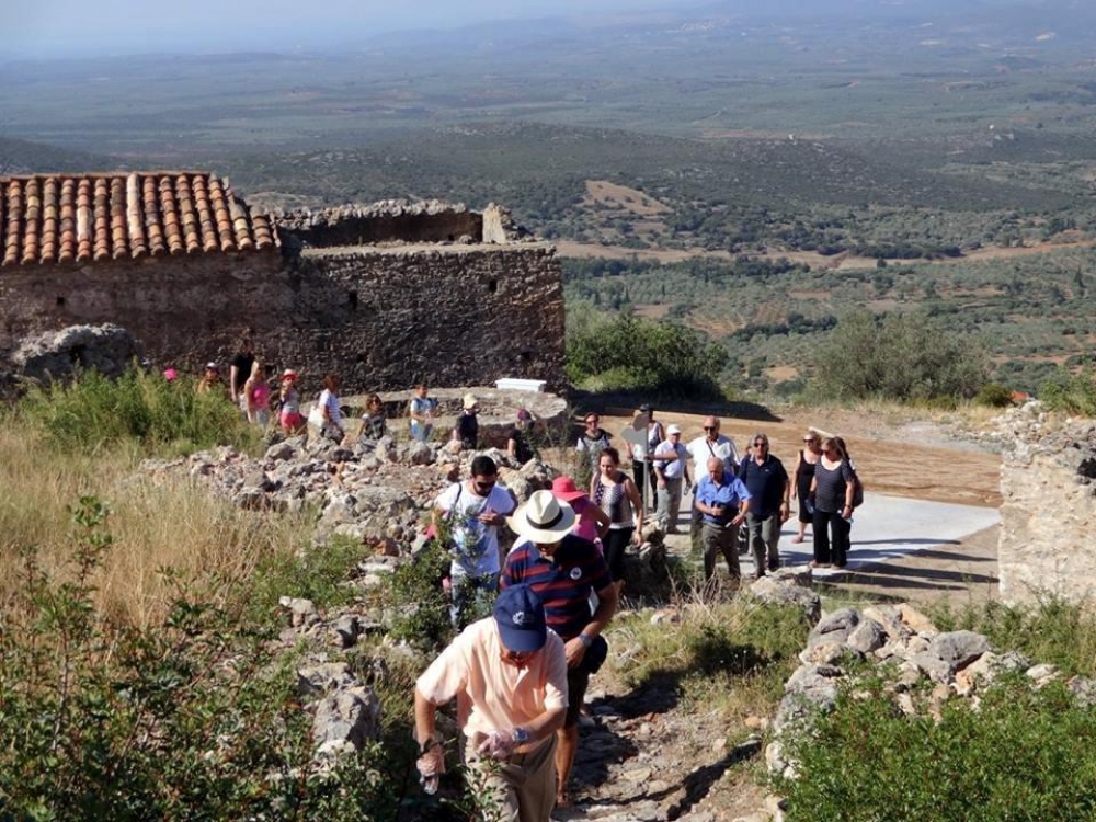 &Tau;o &Gamma;&epsilon;&rho;ά&kappa;&iota; &epsilon;&pi;&iota;&sigma;&kappa;έ&phi;&tau;&eta;&kappa;&epsilon; &omicron; &Sigma;ύ&nu;&delta;&epsilon;&sigma;&mu;&omicron;&sigmaf; &Sigma;&iota;&delta;&eta;&rho;&omicron;&kappa;&alpha;&sigma;&tau;&rho;&iota;&tau;ώ&nu;