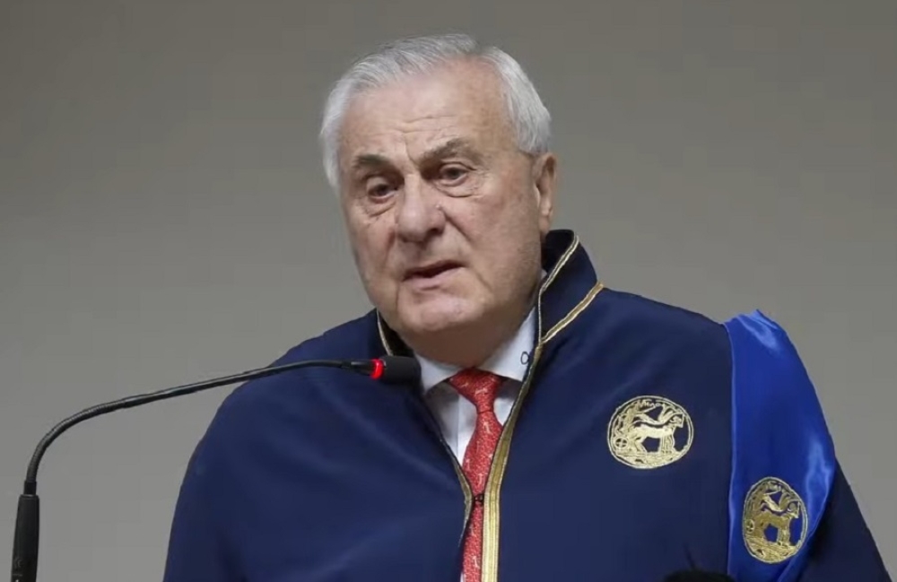 &Epsilon;&upsilon;&sigma;&tau;ά&theta;&iota;&omicron;&sigmaf; &Beta;&alpha;&lambda;&iota;ώ&tau;&eta;&sigmaf;: &Delta;&iota;&kappa;&alpha;ί&omega;&sigma;&eta; &tau;&omicron;&upsilon; &omicron;&rho;&alpha;&mu;&alpha;&tau;&iota;&sigma;&tau;ή &tau;&eta;&sigmaf; &Pi;&alpha;&iota;&delta;&epsilon;ί&alpha;&sigmaf; &kappa;&alpha;&iota; &tau;&omicron;&upsilon; &tau;ό&pi;&omicron;&upsilon;