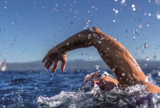 Κολυμβητικοί αγώνες στον όρμο Γερολιμένα