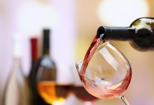 Κρασί: Στη σκιά των δασμών Τραμπ