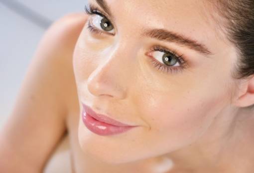 4 έλαια για να κάνεις τα φρύδια σου πυκνά με φυσικό τρόπο