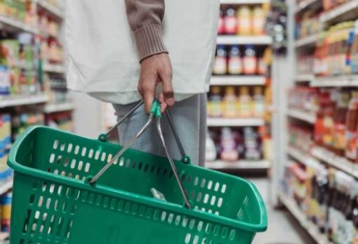 Ακρίβεια: Αυξήθηκαν κατά σχεδόν 40% οι τιμές στα τρόφιμα την τελευταία δεκαπενταετία