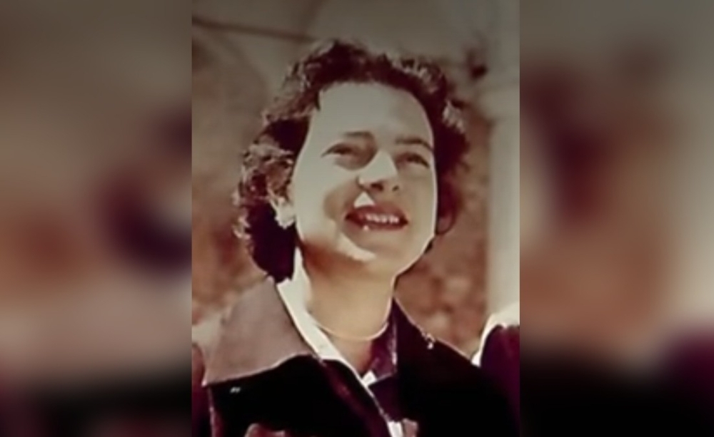 &Eta; &Lambda;&alpha;&kappa;&omega;&nu;ί&alpha; &upsilon;&pi;&omicron;&kappa;&lambda;ί&nu;&epsilon;&tau;&alpha;&iota; &sigma;&tau;&eta; &mu;&nu;ή&mu;&eta; &tau;&eta;&sigmaf; &Delta;. &Gamma;&epsilon;&rho;&omicron;&upsilon;&lambda;ά&kappa;&omicron;&upsilon;