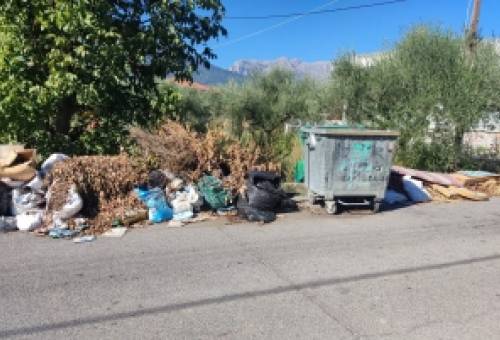 «Ξέμειναν» τα ογκώδη στη Μαγούλα