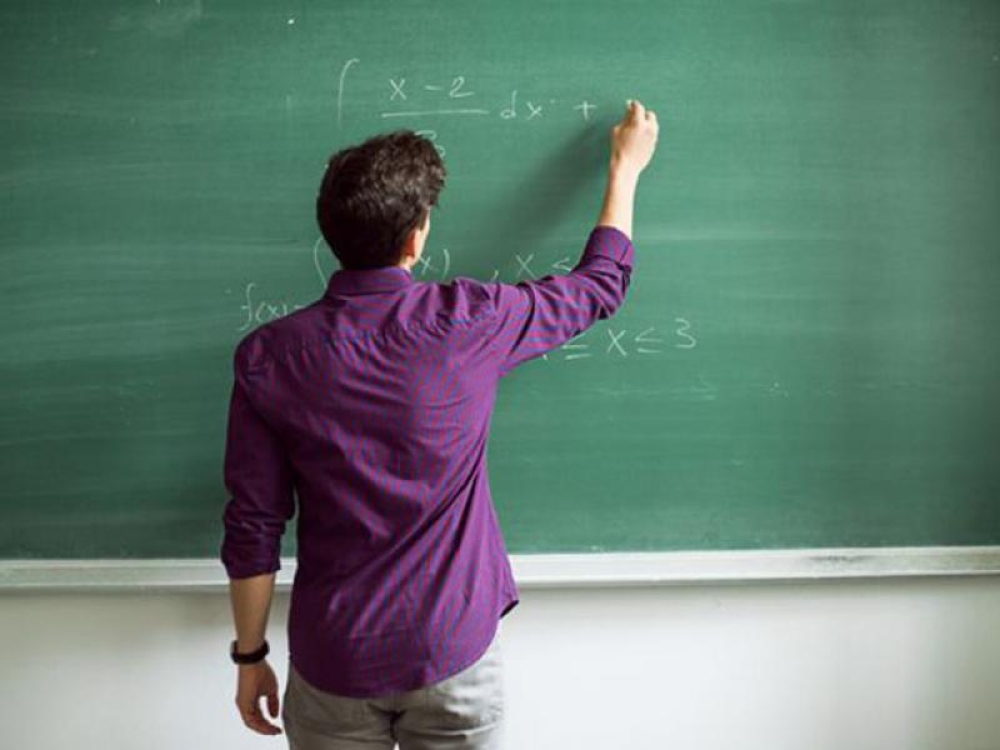 &Epsilon;&kappa;&pi;&alpha;&iota;&delta;&epsilon;&upsilon;&tau;&iota;&kappa;&omicron;ί: &Omicron;&iota; &kappa;&epsilon;&rho;&delta;&iota;&sigma;&mu;έ&nu;&omicron;&iota; &tau;&omega;&nu; 10.000 &nu;έ&omega;&nu; &mu;ό&nu;&iota;&mu;&omega;&nu; &delta;&iota;&omicron;&rho;&iota;&sigma;&mu;ώ&nu;