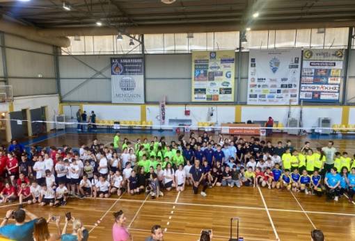 Μαθητές από σχολεία του δήμου έπαιξαν αγώνες μίνι βόλεϊ