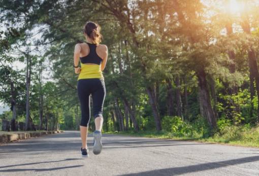Άσκηση: Ίσως μπορεί να αποτρέψει την υποτροπή στον καρκίνο «καλύτερα από τα φάρμακα»