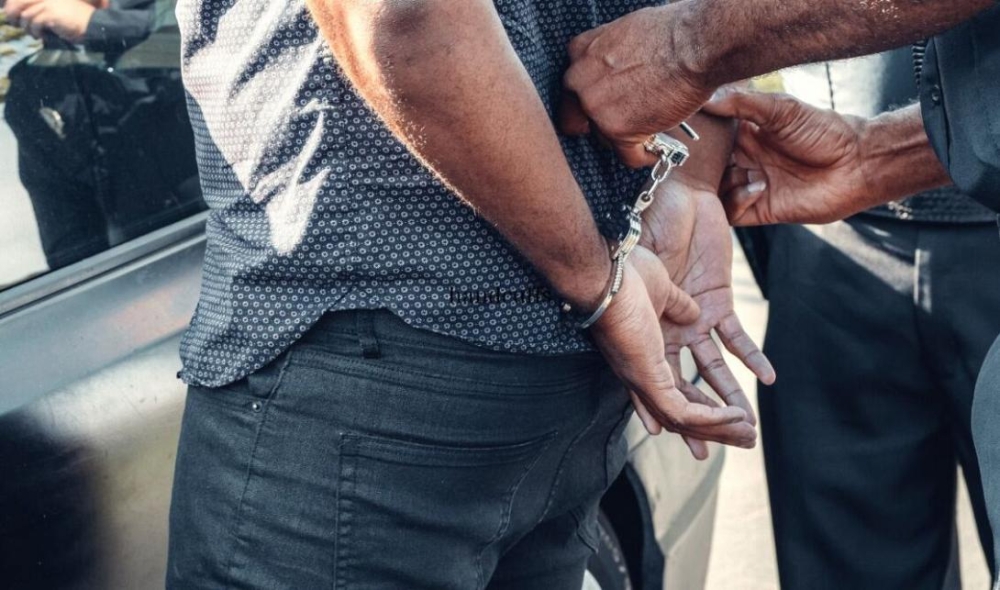 &Mu;&pi;&alpha;&rho;ά&zeta; &sigma;&upsilon;&lambda;&lambda;ή&psi;&epsilon;&omega;&nu; &gamma;&iota;&alpha; &nu;&alpha;&rho;&kappa;&omega;&tau;&iota;&kappa;ά &sigma;&tau;&eta; &Lambda;&alpha;&kappa;&omega;&nu;ί&alpha;