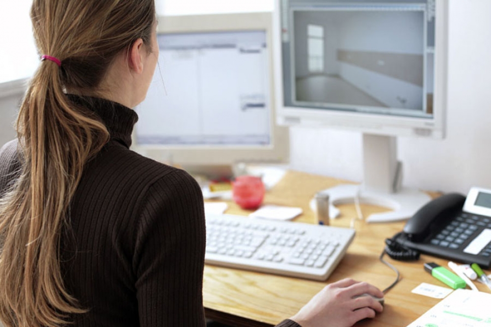 &Omicron; &kappa;&omicron;&rho;&omicron;&nu;&omicron;ϊό&sigmaf; &laquo;&mu;ό&lambda;&upsilon;&nu;&epsilon;&raquo; &kappa;&alpha;&iota; &tau;&eta;&nu; &epsilon;&rho;&gamma;&alpha;&sigma;ί&alpha;