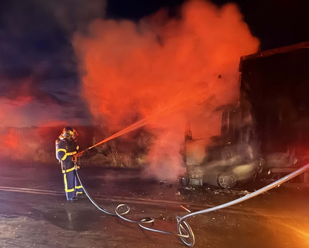 &Pi;ή&rho;&epsilon; &phi;&omega;&tau;&iota;ά &phi;&omicron;&rho;&tau;&eta;&gamma;ό &epsilon;&pi;ί &tau;&eta;&sigmaf; &Epsilon;&Omicron; &sigma;&tau;&iota;&sigmaf; &Kappa;&rho;&omicron;&kappa;&epsilon;έ&sigmaf;