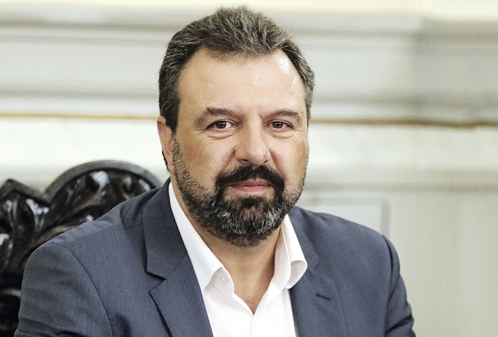 &Pi;&alpha;&gamma;&kappa;ό&sigma;&mu;&iota;&alpha; &Eta;&mu;έ&rho;&alpha; &Alpha;&gamma;&rho;&omicron;&tau;&iota;&kappa;ή&sigmaf; &Pi;ά&lambda;&eta;&sigmaf;: &Mu;&alpha;ύ&rho;&alpha; &laquo;&sigma;ύ&nu;&nu;&epsilon;&phi;&alpha;&raquo; &pi;ά&nu;&omega; &alpha;&pi;ό &tau;&eta;&nu; &pi;&rho;&omega;&tau;&omicron;&gamma;&epsilon;&nu;ή &pi;&alpha;&rho;&alpha;&gamma;&omega;&gamma;ή