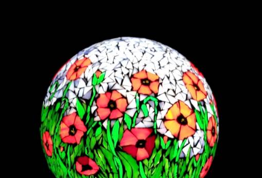 «Η ζωή είναι απλή και μπορεί ο κόσμος να είναι ευτυχισμένος με απλά πράγματα».