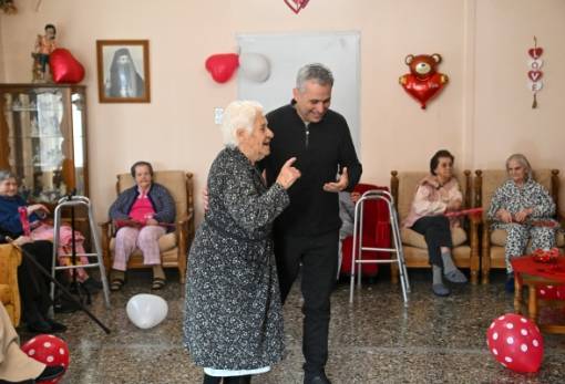 Μια γιορτή αγάπης που θα μείνει χαραγμένη στη μνήμη του Γηροκομείου Σπάρτης